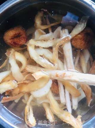 Sand Ginseng Yuzhu Old Duck Soup recipe