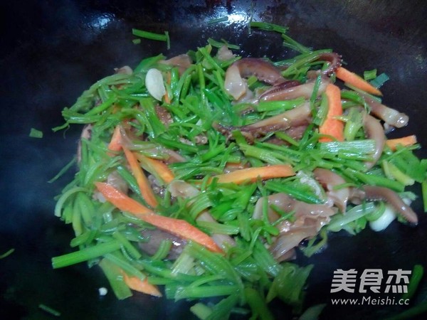 Fried Squid Head with Celery recipe