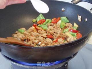 Stir-fried Rabbit Meat with Double Peppers recipe