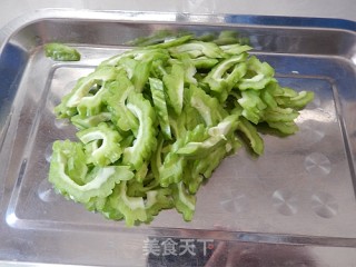 Stir-fried Lean Pork with Bitter Gourd recipe