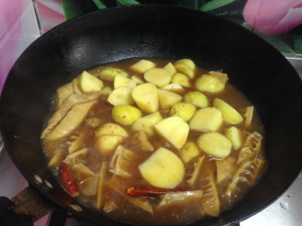 Stew with Baby Potatoes and Bamboo Shoots recipe