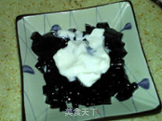 Yogurt Black Jelly recipe