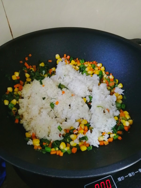 Simple and Delicious~~ Fried Rice with Mixed Vegetables recipe