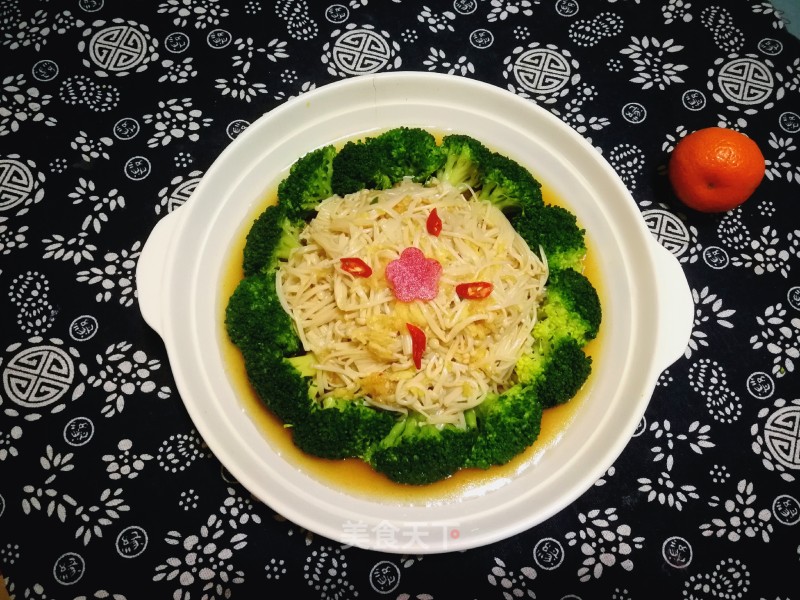 #团圆饭# Broccoli Mixed with Enoki Mushrooms recipe
