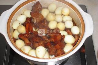 Braised Pork with Cuttlefish and Quail Eggs recipe