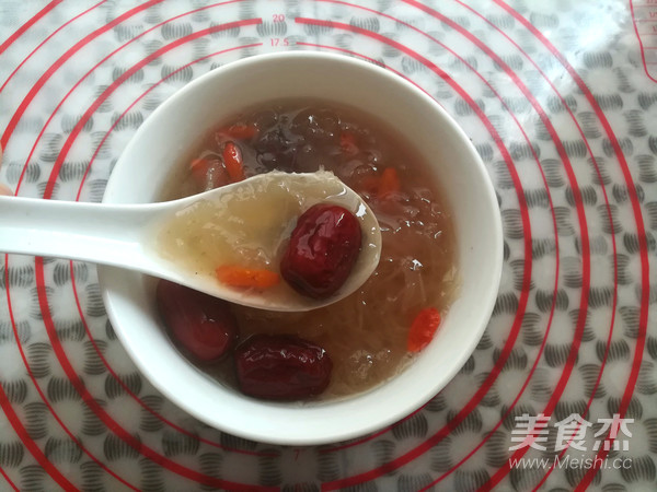 Tremella and Red Date Soup recipe