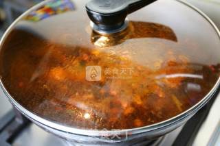 Braised Pork Wanwan with Peanuts recipe
