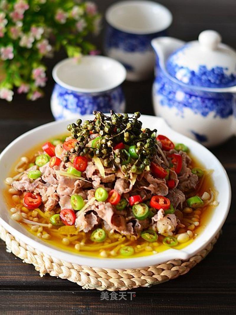 Beef with Vine Pepper and Enoki Mushroom recipe