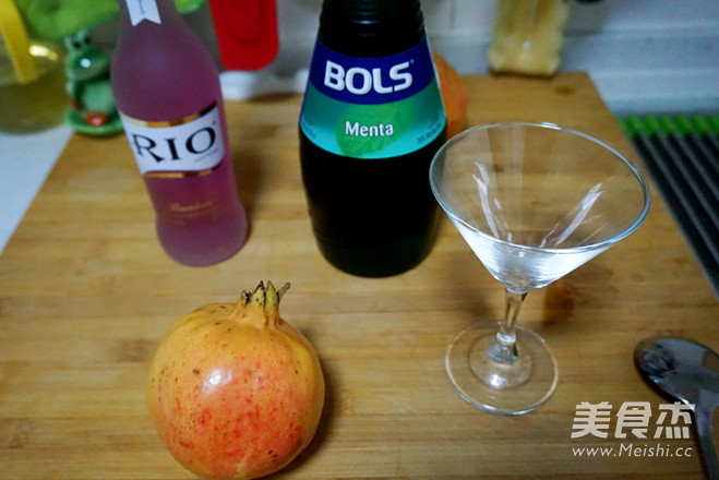 Pomegranate Cocktail recipe