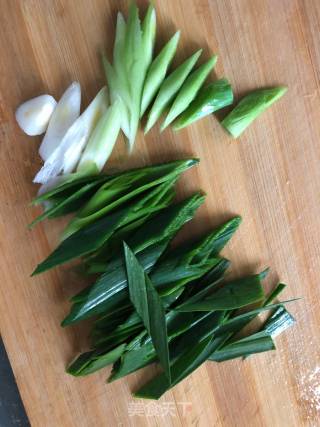 Stir-fried Pork with Water Spinach recipe