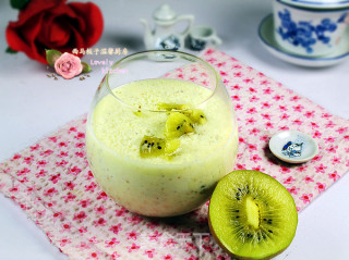 Healthy and Beauty's Golden Fruit Yogurt Shake recipe