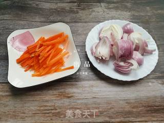 #快手素菜#carrots and Fungus Fried with Onions recipe