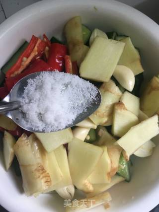 Pickled Cucumbers in Sauce recipe