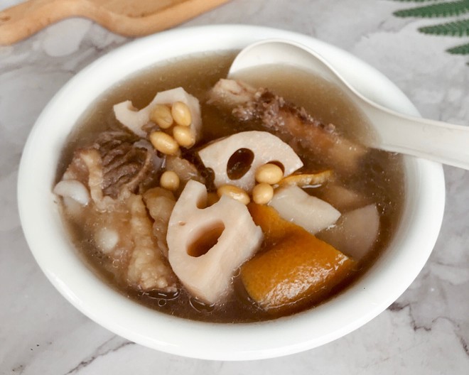 Lotus Root Beef Bone Soup, The Soup is Rich in Lotus Root and Soft and Waxy, Light and Not Greasy! recipe