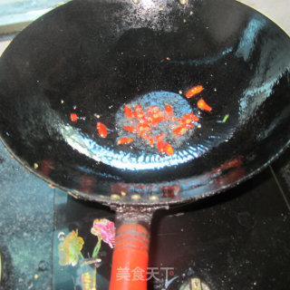 Dry Stir-fried Loofah Diced recipe