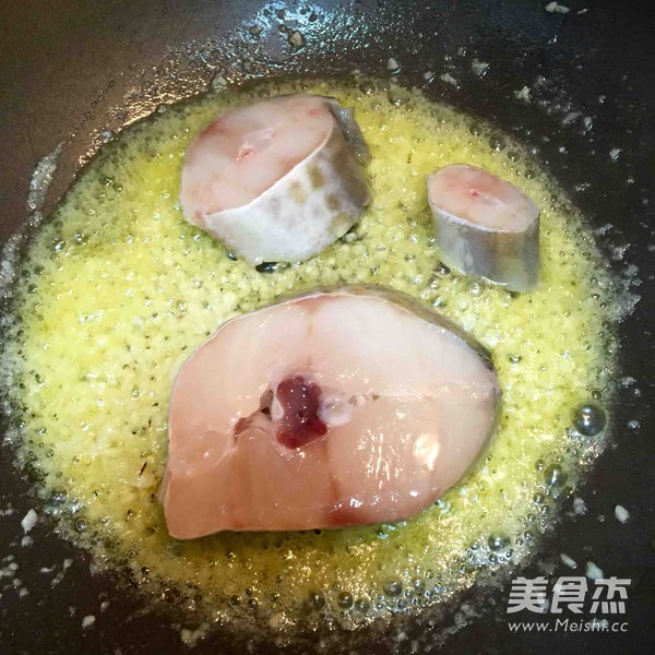 Fried Cod with Garlic recipe