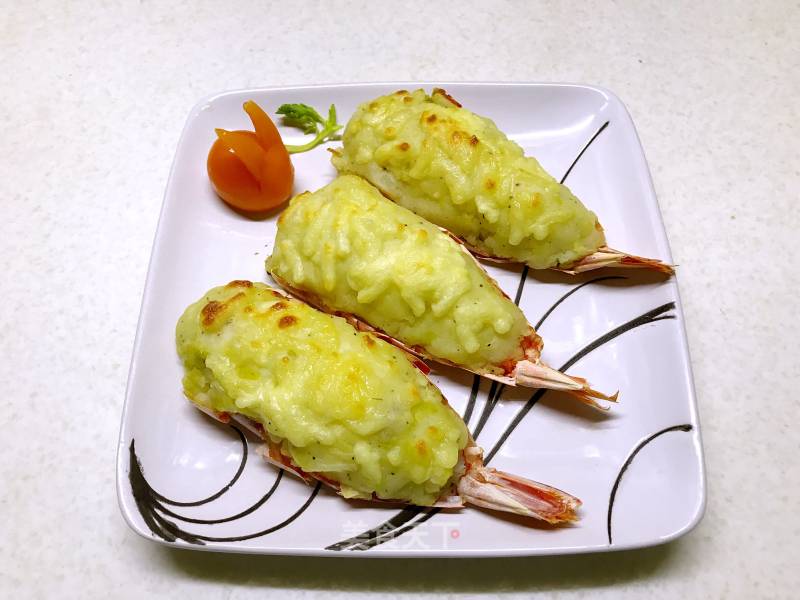 Baked Prawns with Potatoes and Black Pepper recipe