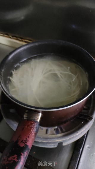 Home-cooked Version of Hot Dry Noodles recipe