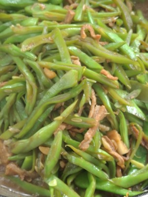 Kidney Beans Stir-fried Shredded Pork and Tendon Noodles recipe