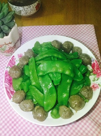 Stir-fried Beef Balls with Blue Beans recipe