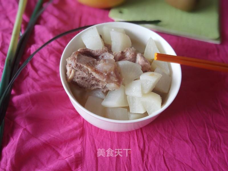 Only When It's Boiled Can It be Nutritious-radish Bone Soup recipe