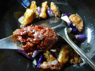 Fried Smoked Fish with Eggplant recipe