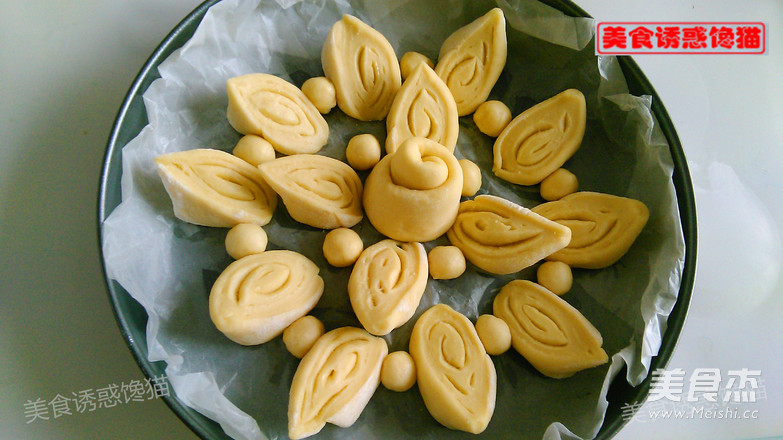 Golden Lotus Bread recipe