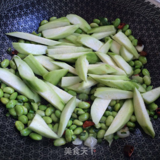 Edamame Roasted Loofah recipe