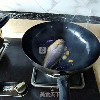 Braised Small Yellow Croaker in Brown Sauce recipe