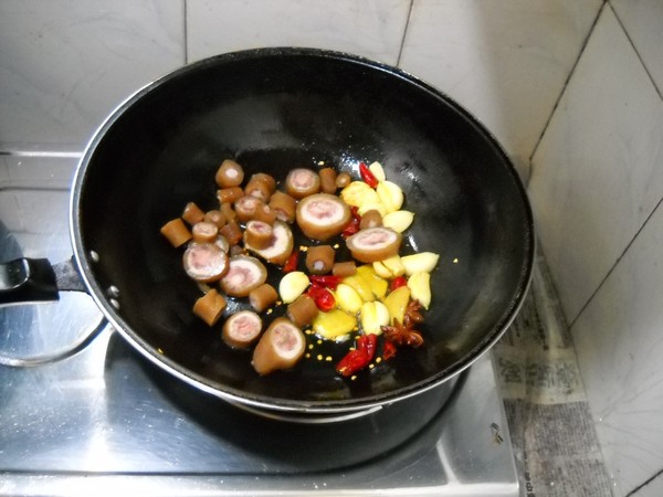 Stewed Pork Tail with Radish recipe