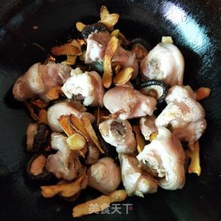 Stewed Pork Knuckle with Spring Bamboo Shoots recipe