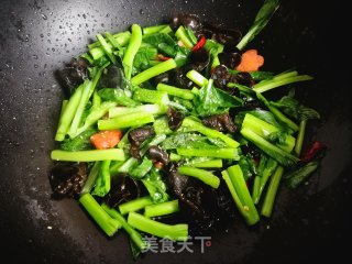 Stir Fried Fungus with Vegetable Core recipe