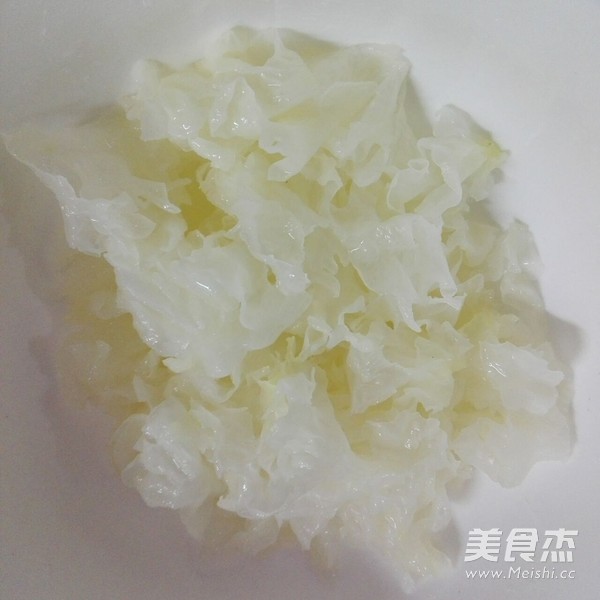 Chixiaodou White Fungus Soup recipe