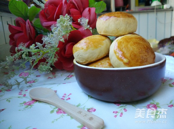 Learn to Make Rose-flavored Moon Cakes recipe