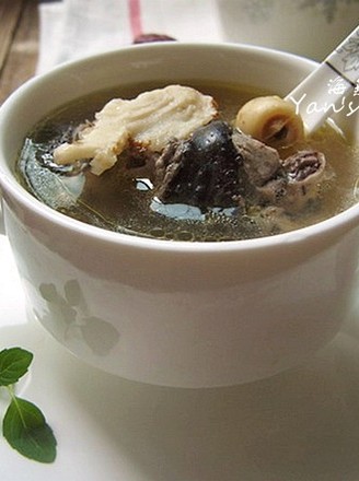 Nourishing Soup for Women-lotus Seed and Angelica Black Chicken Soup recipe