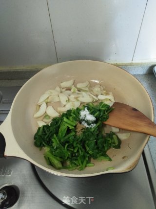 Stir-fried Pleurotus Eryngii with Cabbage recipe