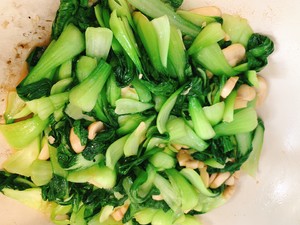 Stir-fried Mushroom Rape recipe