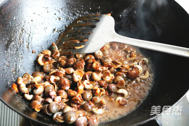 Sauce Stir-fried Water Chestnuts recipe