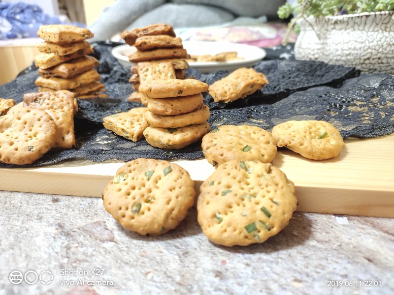 Chive Soda Crackers recipe