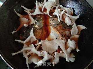 Stewed Fish Head with Mushroom and Tofu recipe