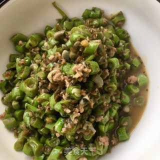 Stir-fried String Beans with Sprouts and Minced Meat recipe