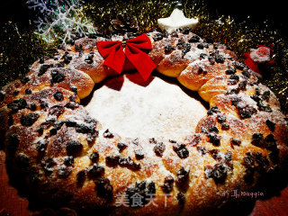 Whole Wheat Christmas Wreath Bread (hand-kneaded Dough) recipe