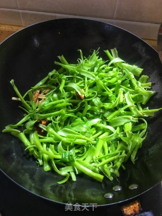 Green Pepper and Stalks recipe