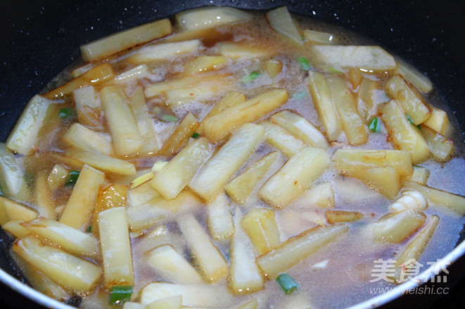 A Favorite Vegetable Dish-braised Potatoes with Bracken recipe