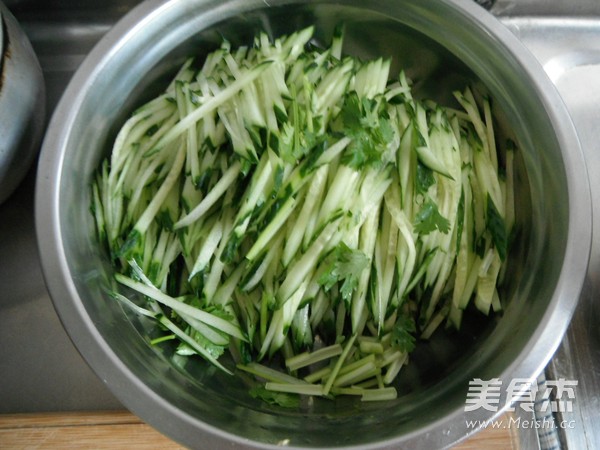 Cucumber Peel with Sesame Sauce recipe