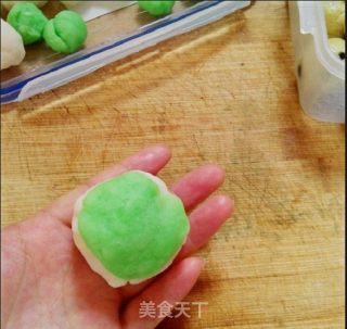 Yutu Colorful Snowy Mooncakes recipe