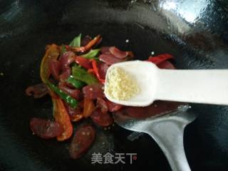 Stir-fried Sausage with Green and Red Pepper recipe