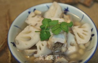 Chaoyin Trend: Lotus Root Peanut Pork Bone Soup recipe