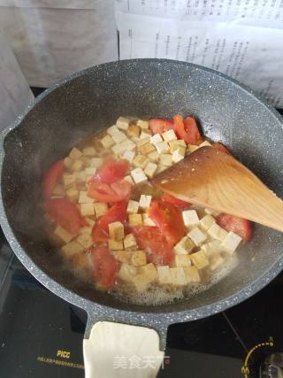 Stir-fried Noodles with Tofu and Egg in Tomato Sauce recipe