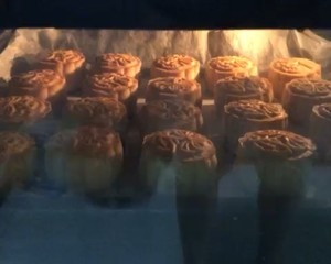 Old-fashioned Moon Cakes (puff Pastry Moon Cakes without Inverted Syrup) recipe